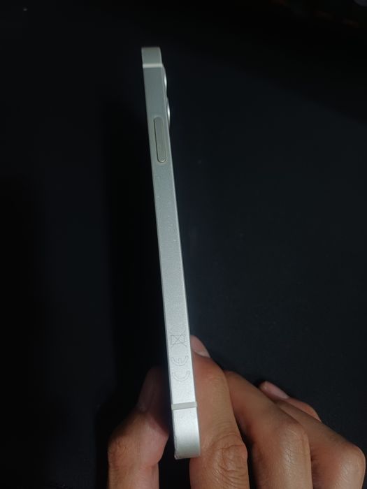 Iphone 12 в идеальном состоянии
