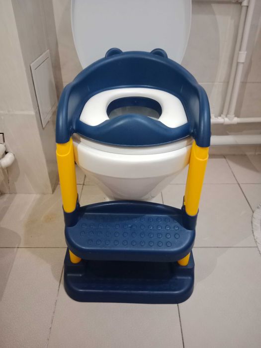 Детское сиденье на унитаз со ступенями