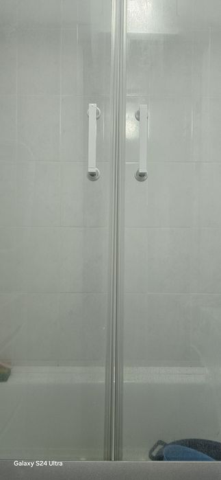 Продам стеклянные двери на ванну