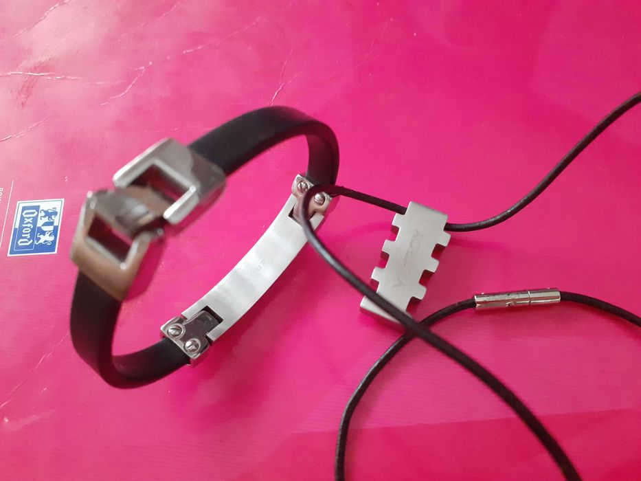 2 pandantive  tribale originale Vceroy plus unul Sin Receta