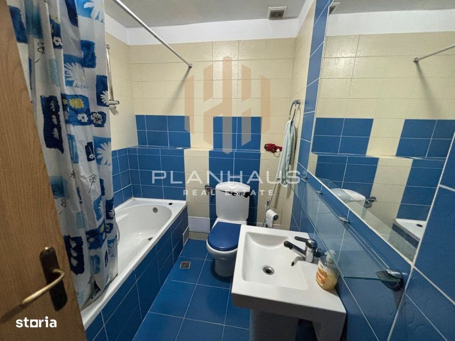 Închiriere - apartament cu 3 camere - Zona Piata Izvoare