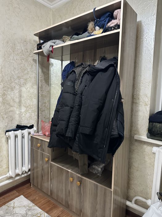 Прихожий шкаф.