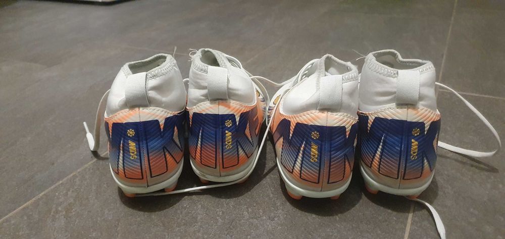 Ghete fotbal Nike măr 33