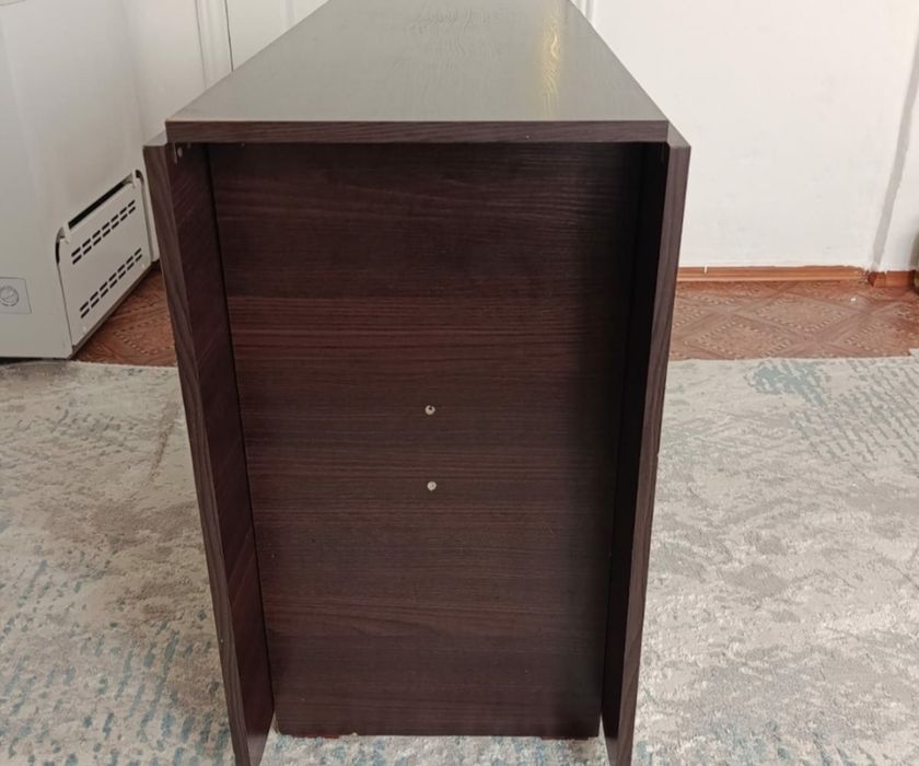 Продам стол книжку