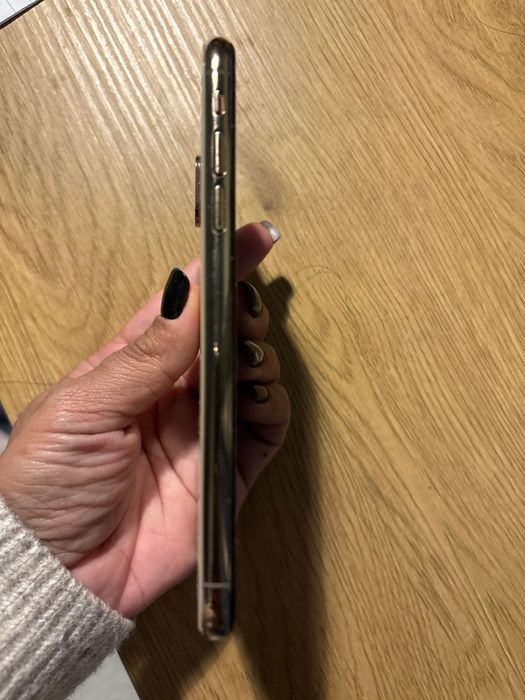 Vând IPhone XS  bun de utilizare!