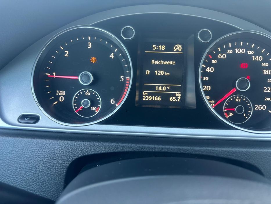 Vând vw passat an 2011 motor de 2 litri diesel impecabil