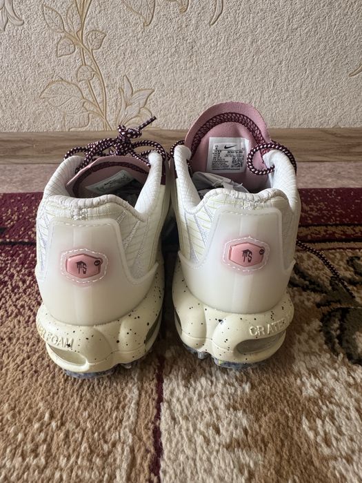 Кроссовки Nike.