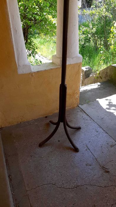 Vand cuier vechi de lemn