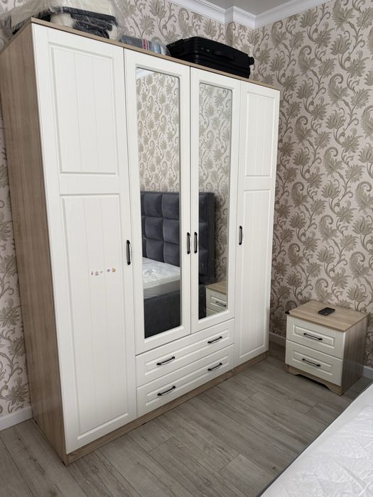 Продам шкаф 4-х дверный