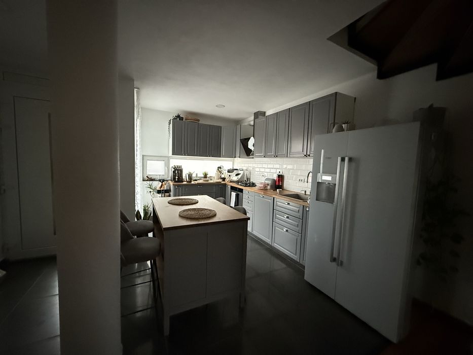 Insula ikea cu 4 acaune tapitate - 50% din pretul achizitiei