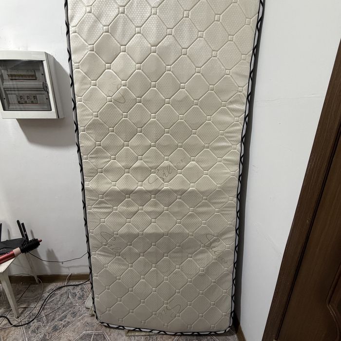 Отдам матрас даром 90х220