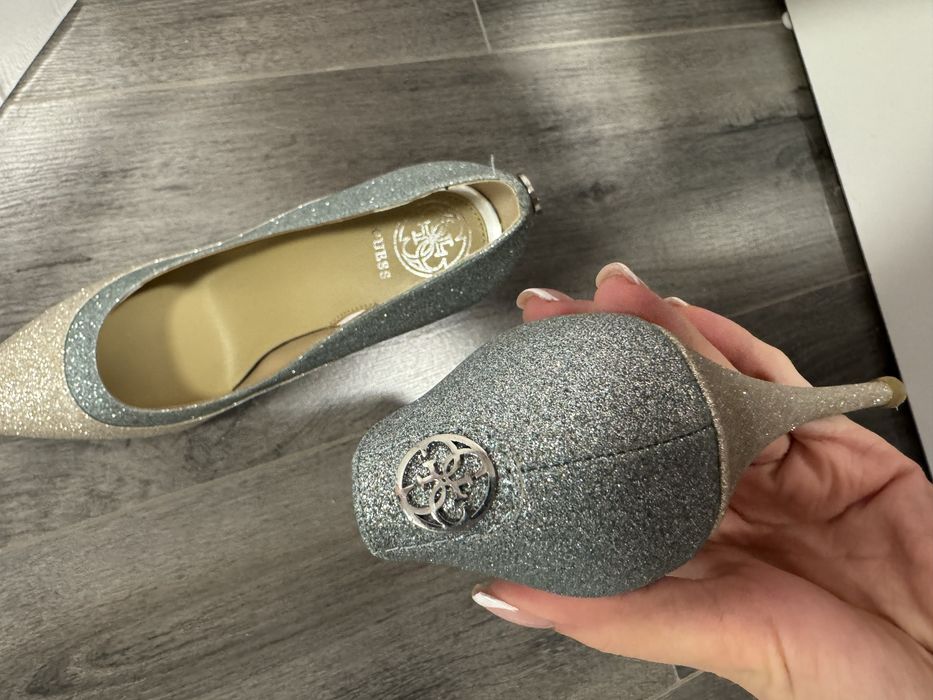 Официални обувки токчета Guess