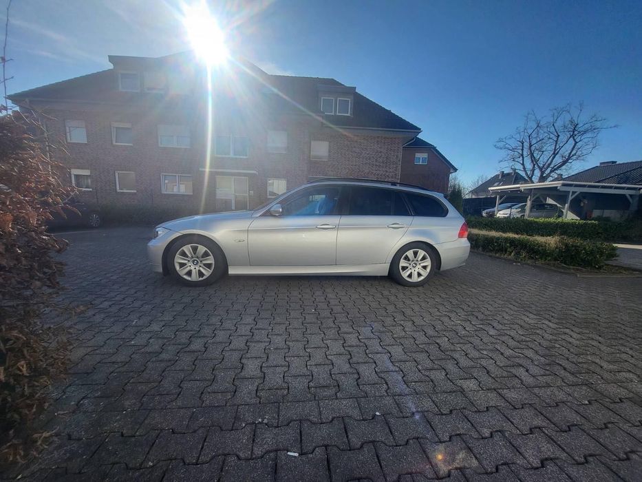 Vând mașină BMW.