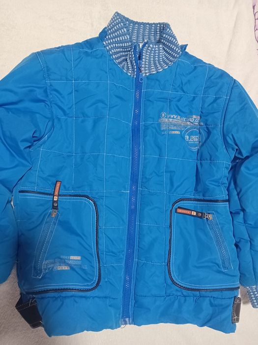 Vând geacă și căciulă îmblănită cu mănuși