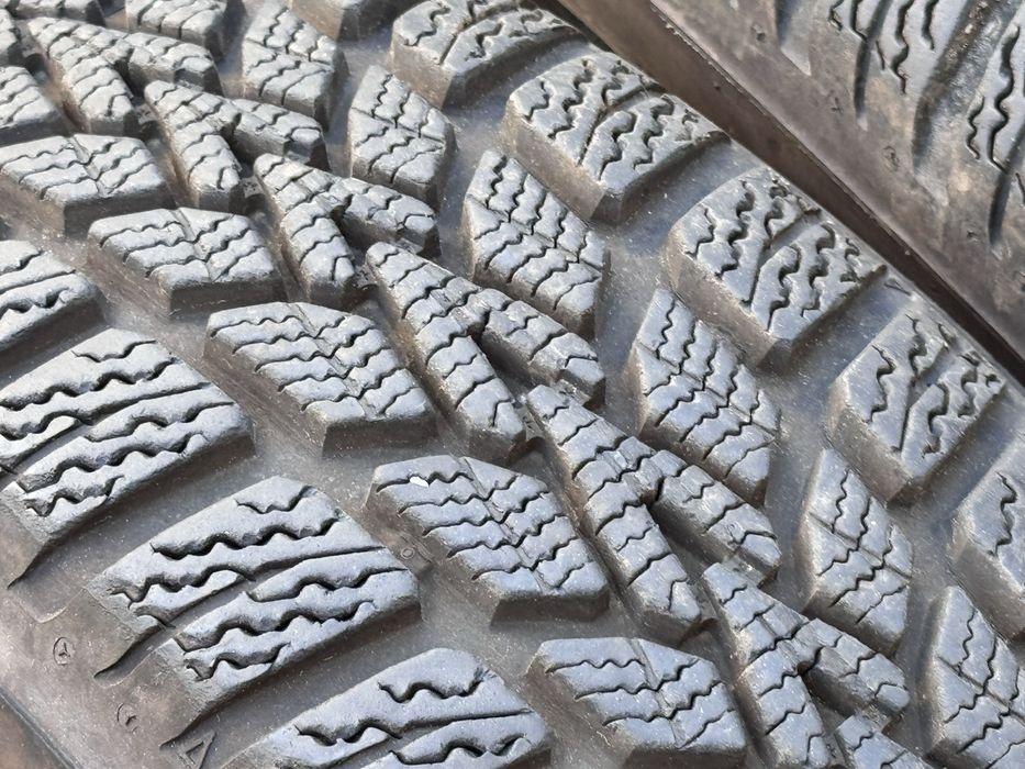 165/65/R15 Dunlop Winter 2бр зимни dot1719 7мм