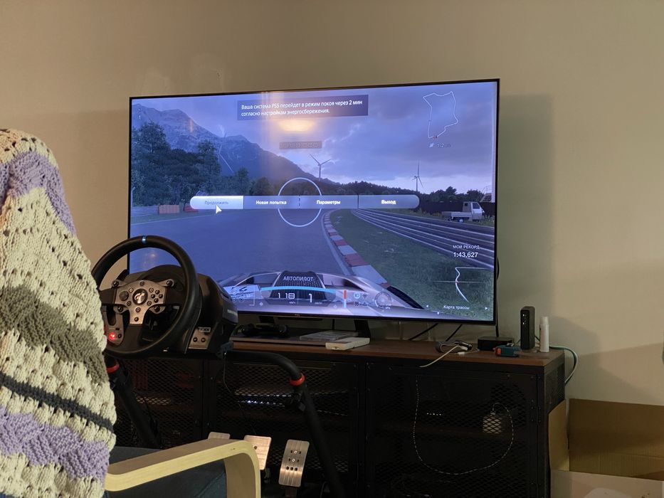 Thrustmaster T300RS със стойка