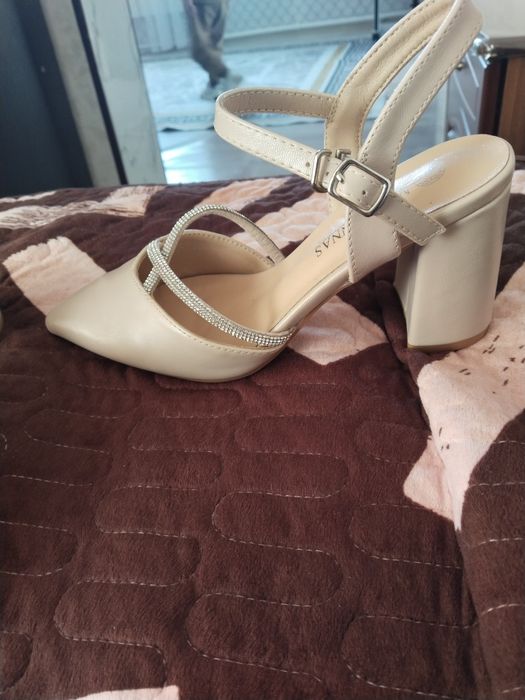 Туфли продам размер 35