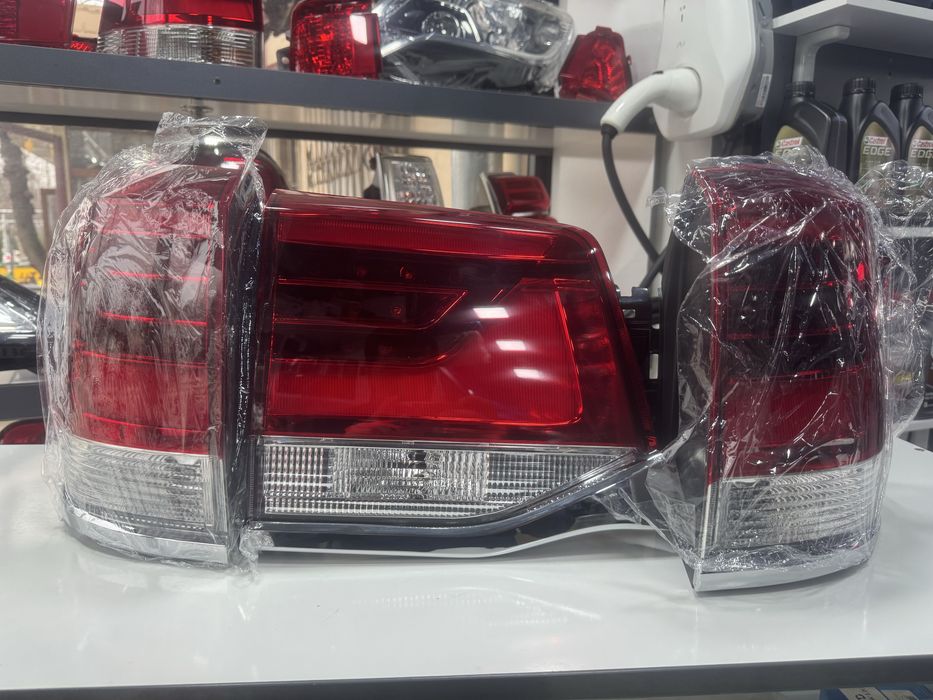 Toyota Lc200  orqa fara