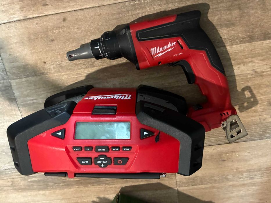 Radio MIlwaukee M12C12JSR/ Filetanta rigips  Milwaukee M18FSG-0X