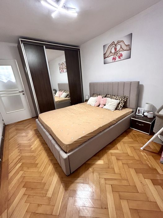 Apartament cu 3 camere