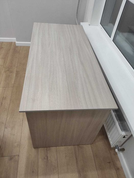 Стол письменный, б/у.