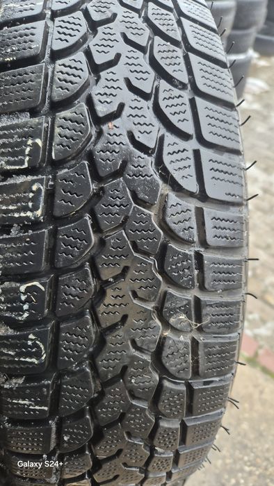 două cauciucuri 165 65 14 de iarnă,m+s