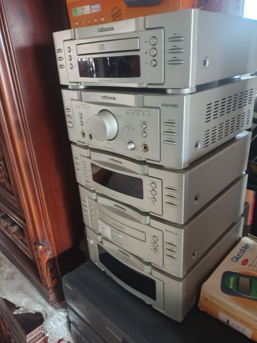 Linii Uher și Universum argintiu