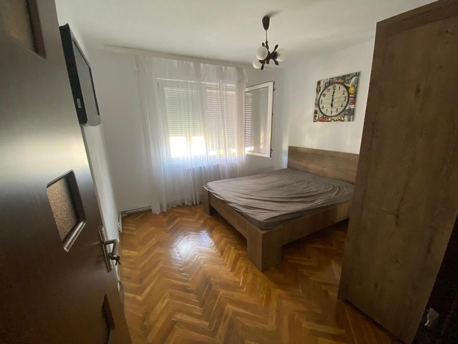 Închiriez  apartament cu 2 camere