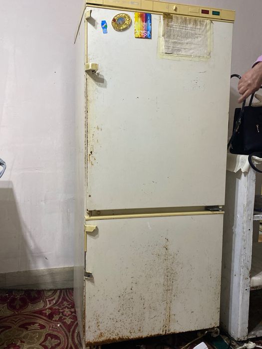 Холодильник. Работает