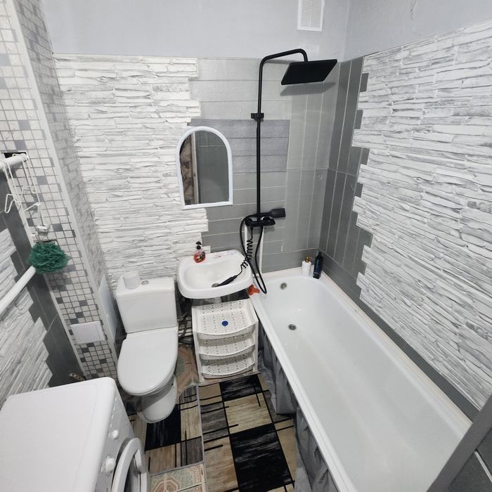 1 ком мкр Кунаева 1 этаж .