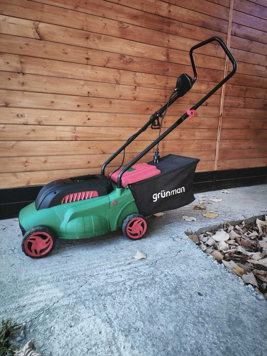 Vand Masina de tuns iarba, electrica Grunman LM-PT 106 1300 W