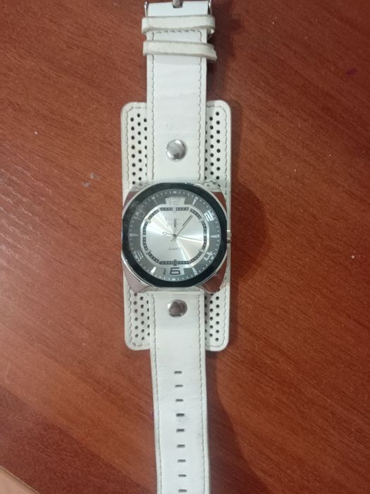 Продам часы женские