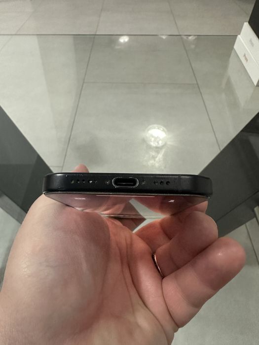 iPhone 16 black 128Gb • baterie 89% • neverlocked