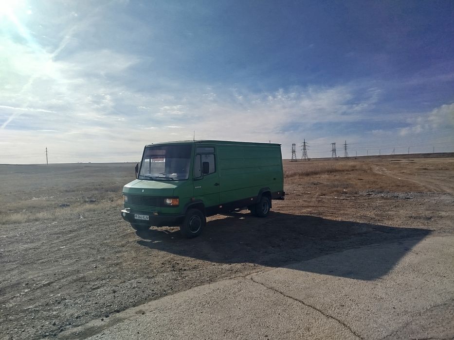Продам Бус Мерс 609 г.состояние отличное.дорого.4 тонны грузопод.1993
