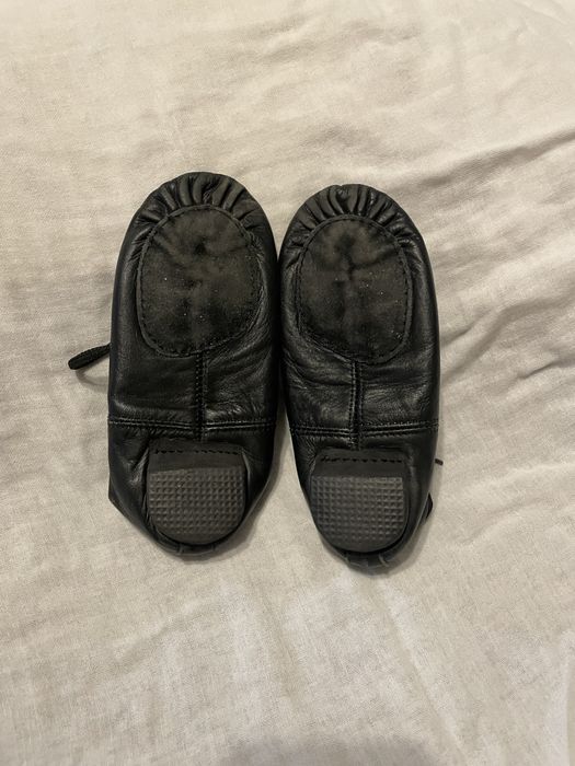 Детски меки обувки за танци, два чифта, черни, 27 и 28 размер.