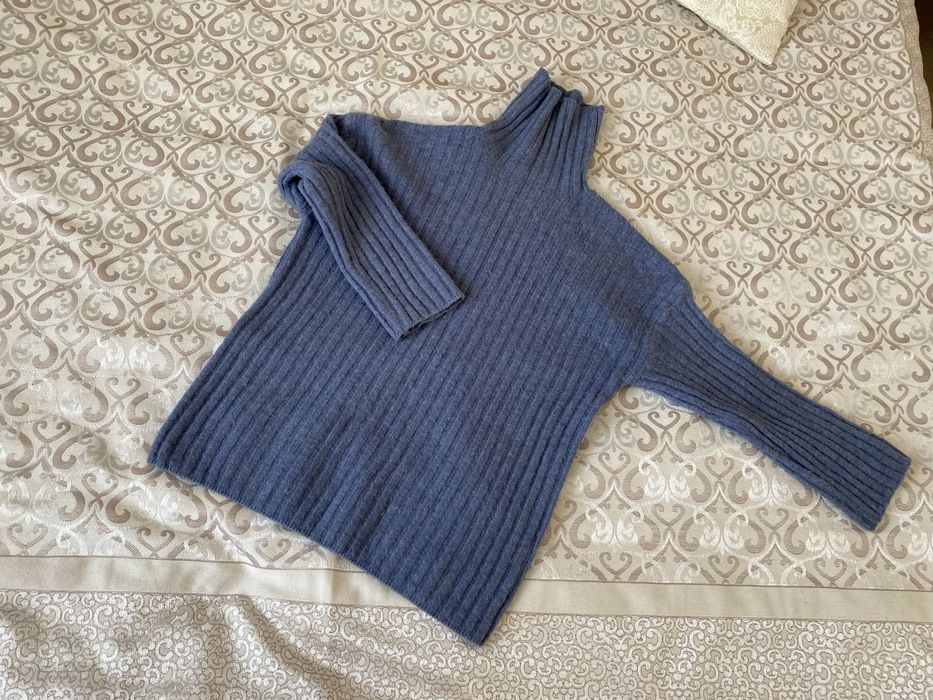 Женский теплый свитер