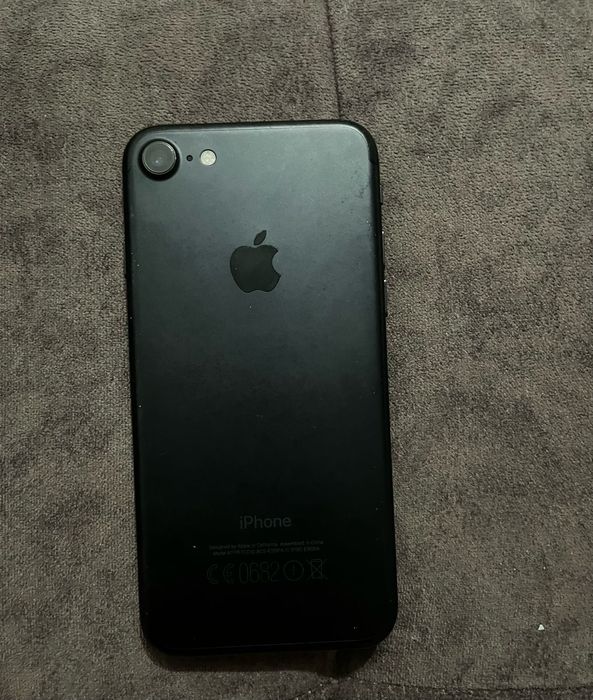 Айфон 7,   32GB.