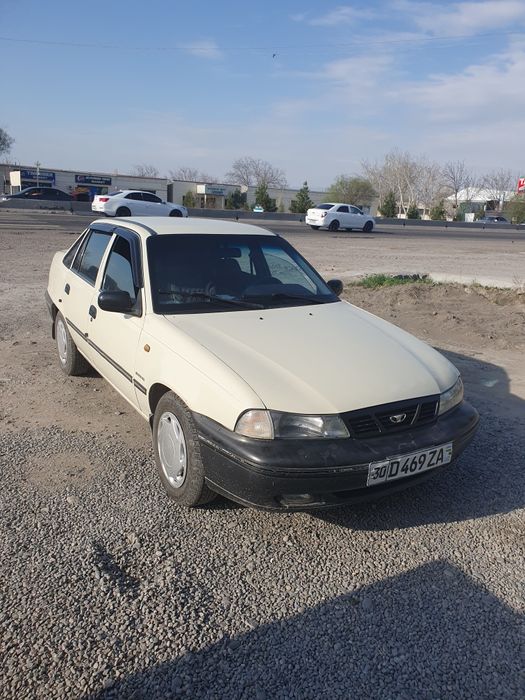 Neksiya 1  yili 2004 xamma joyi soz olgan odam Mazza qilib minadi