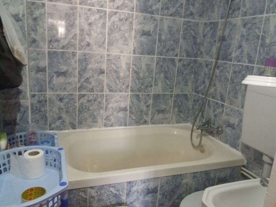 Închiriez garsonieră