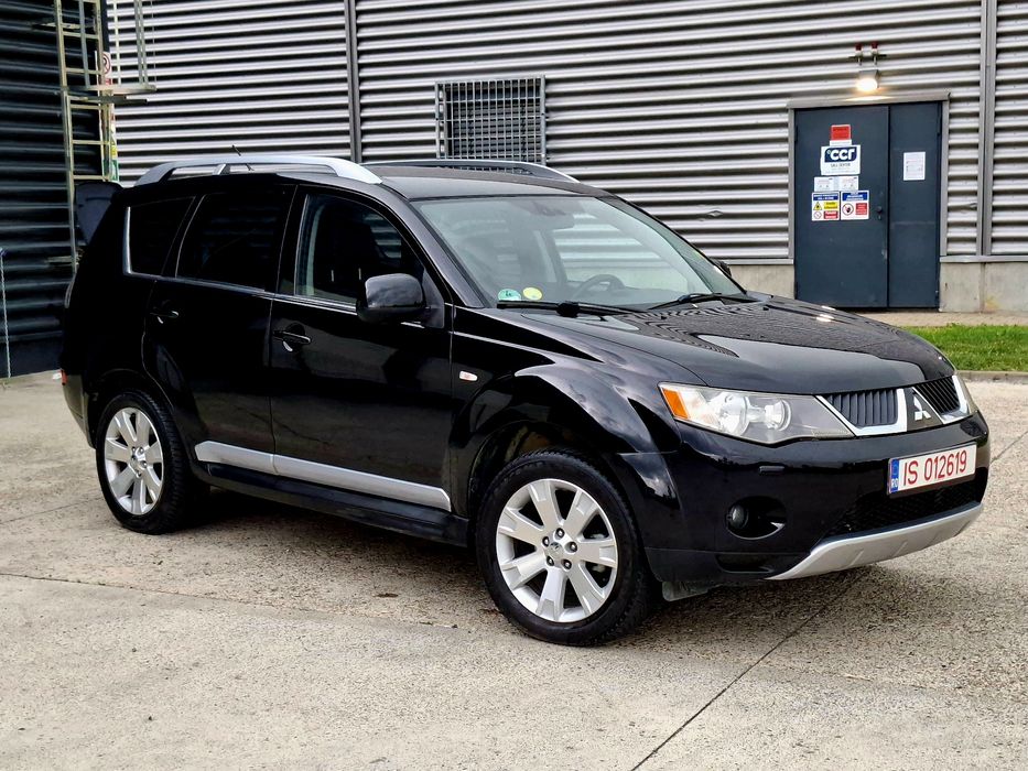 Mitsubishi Outlander 2009  4WD7LocuriXenonPiele