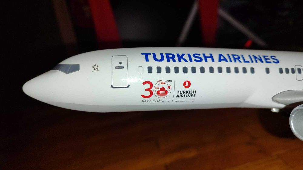 Avion metal Boeing B-737-800 scara1:1000 39 cm macheta