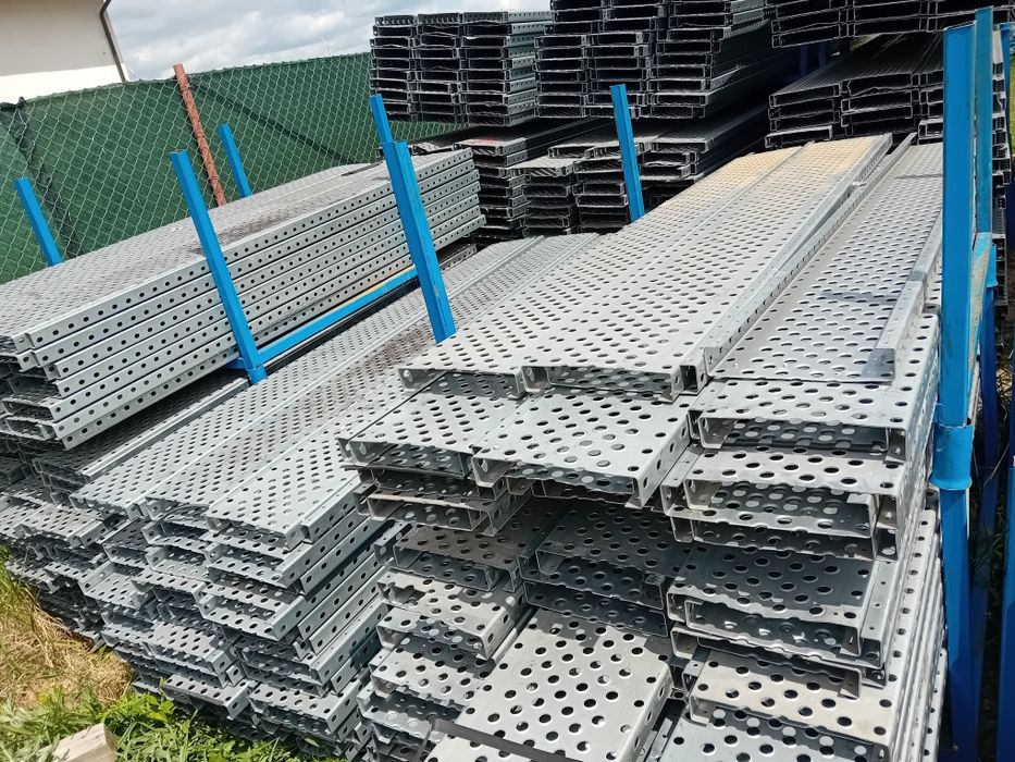 Rigole zincate di otel inoxidabil