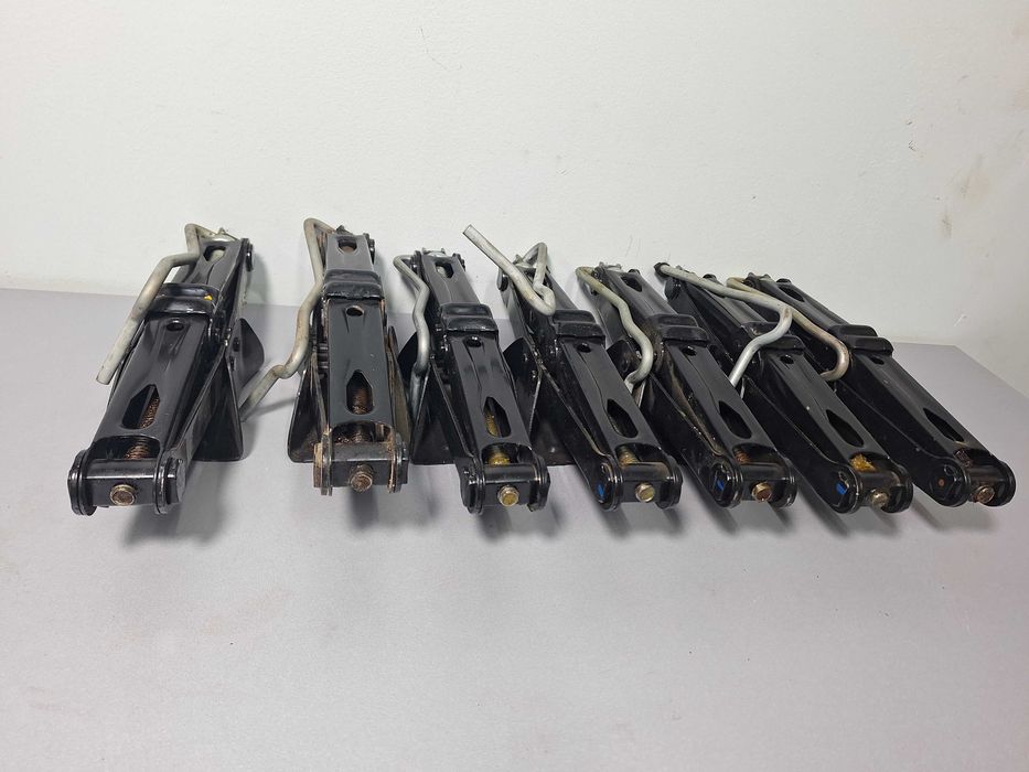 Cric AUTO OEM Peugeot 308 408 208 Partner 2008 / Citroen 9649243380