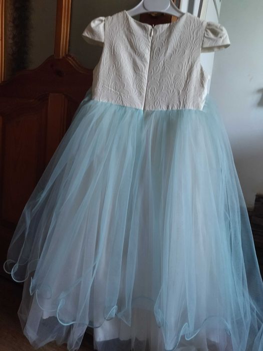 Платья шикарные 5-6 лет