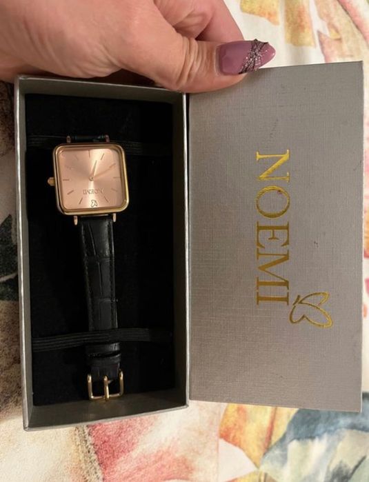 Дамски часовник с естествена кожа