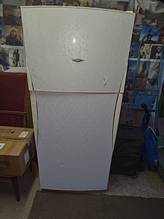 Холодильник большой