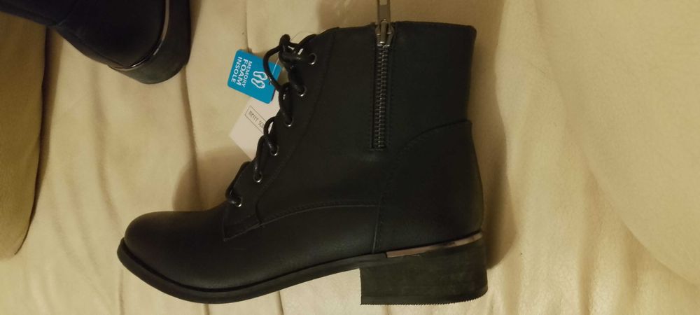 Ghete/39/Merry Scott