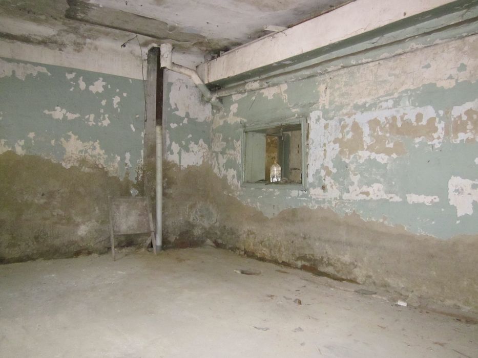 Продам срочно нежилое помещение