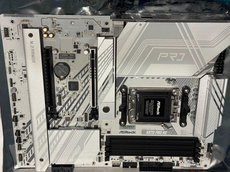 Placa de baza ASRock X870 Pro RS, AMD X870, AM5, ATX, DDR5 / garantie 2 ani.