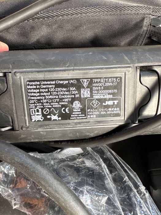 Зарядоно за електически автомобил или хибриден ПОРШЕ и други марки